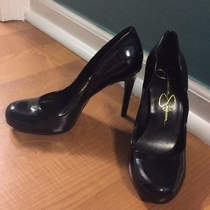Jessica Simpson black patent pumps 7.5